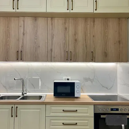 Gloria Апартаменты Тирана