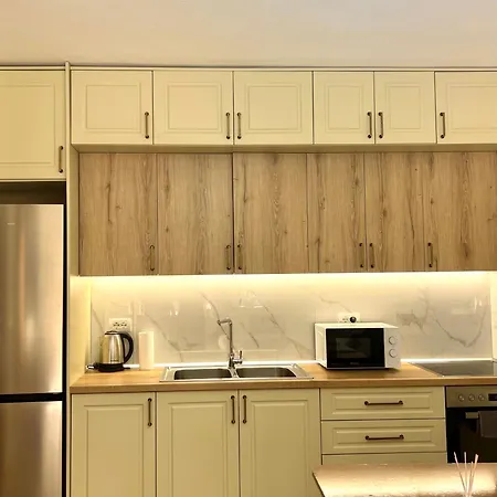 Gloria Apartment *